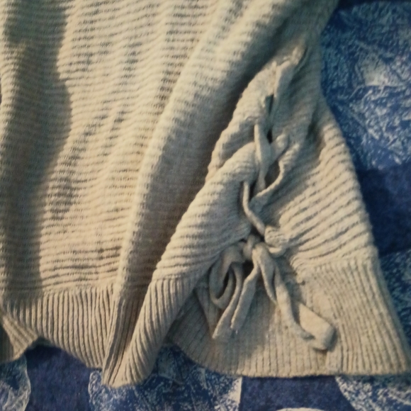 Kaisely turtleneck sweatshirt - Picture 4 of 4